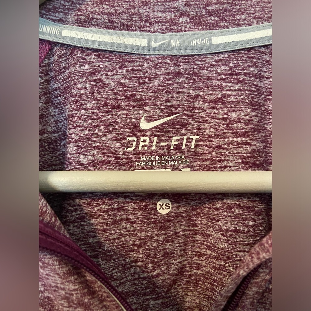 Long sleeve athletic top - Picture 5 of 6